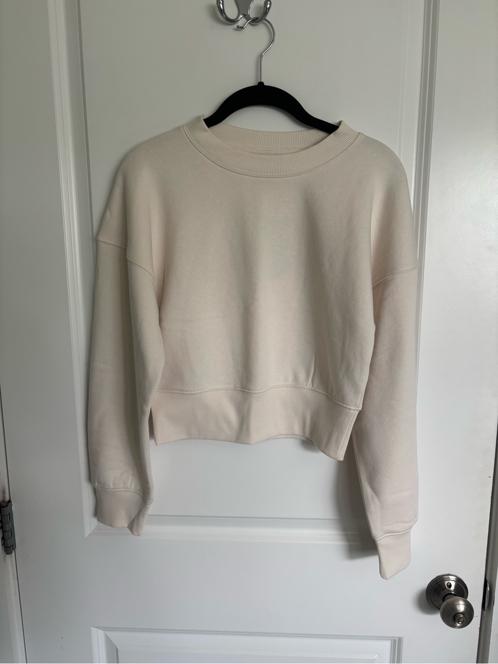 wild fable Cream Crewneck Cropped Sweatshirt